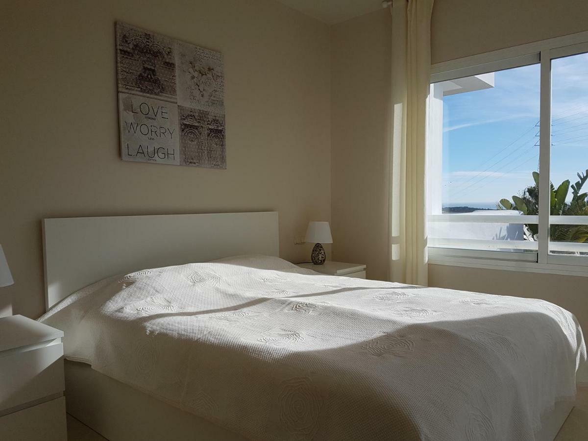 Alcazaba Lagoon Estepona Golf Apartment Exterior photo
